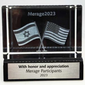 קריסטל עם צריבת לייזר פלוס בסיס פרספקס שחור + לוחית אלומיניום